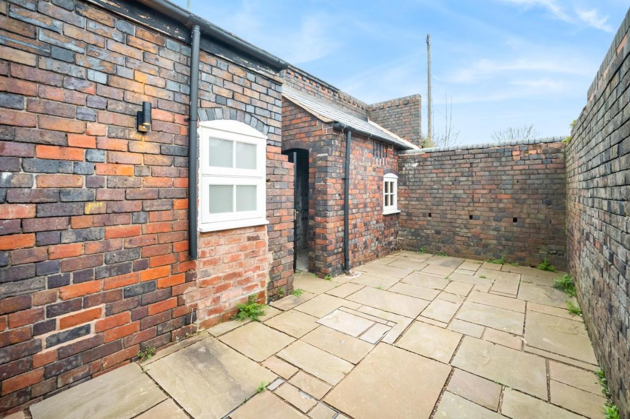 Beautiful Waterside Apartment - Parking - Perry Barr - Top Rated Birmingham Dış mekan fotoğraf